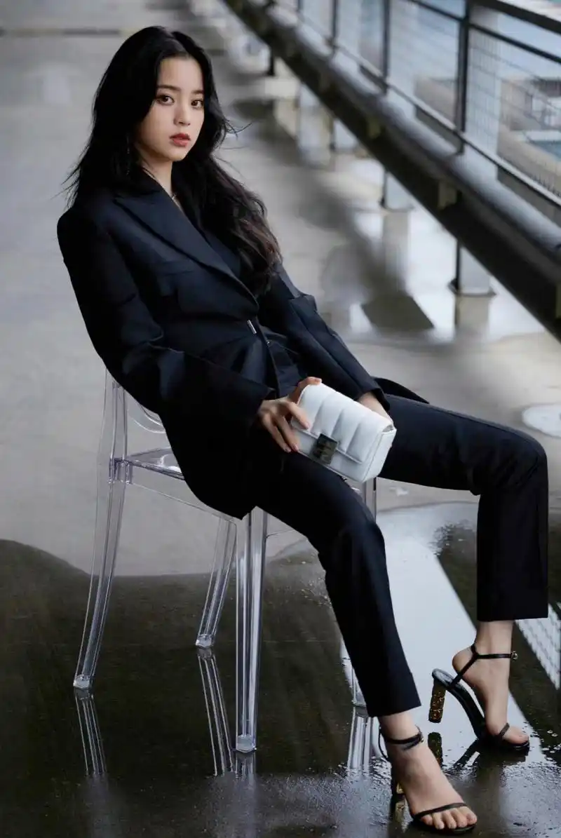 欧阳娜娜高跟鞋大长腿好看