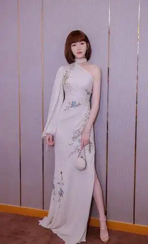 旗袍唐嫣,更具女人味