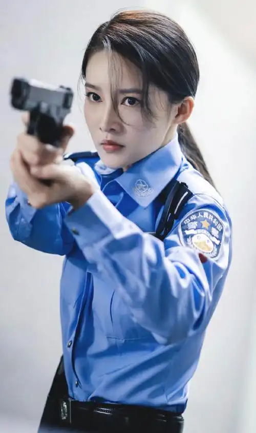 李沁制服共赏94警察,医生,作战服,常服,空姐沁的气质77眼神韧劲