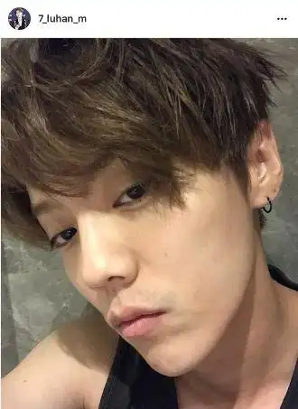 黄子韬晒豪宅跑车一鹿彤行暗搓搓秀恩爱微博里官方客套的流量们在ins