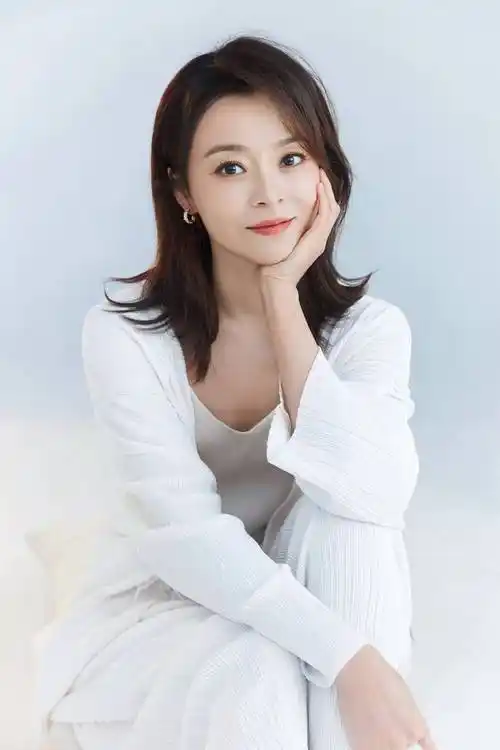 原创网传百花奖奖杯被四万元出售演员王嘉发文打假