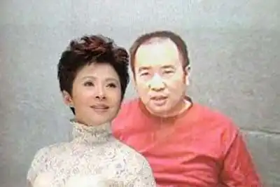 董文华与赖昌星浴照