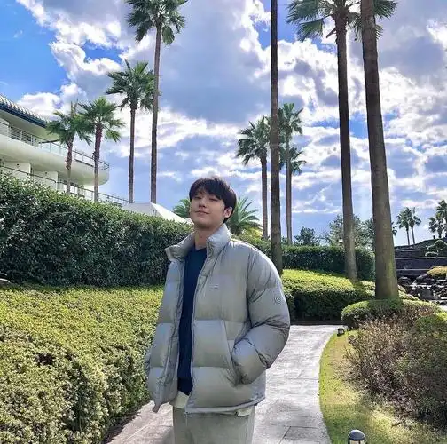 李到晛,你是四月吹来的风