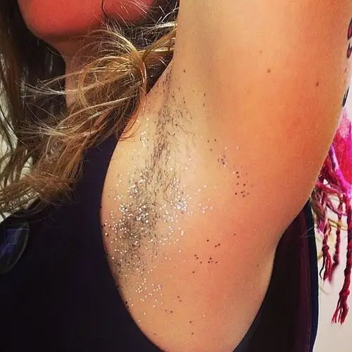 洋妞竟把腋毛当成新时尚