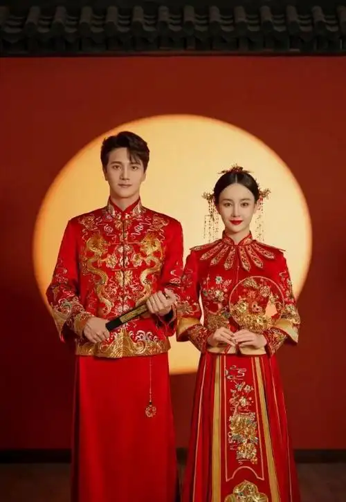 相关报道:张檬金恩圣将在三亚办婚礼 张睿海陆担任伴郎伴娘今年5月17