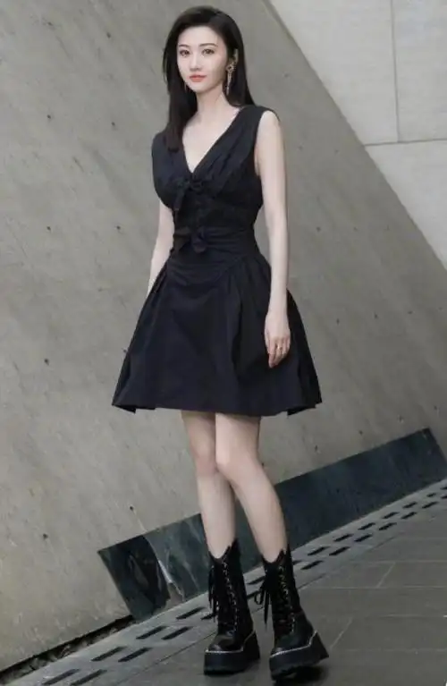 景甜晒写真大片,发文要珍惜生活中的瞬间,网友:甜甜好美