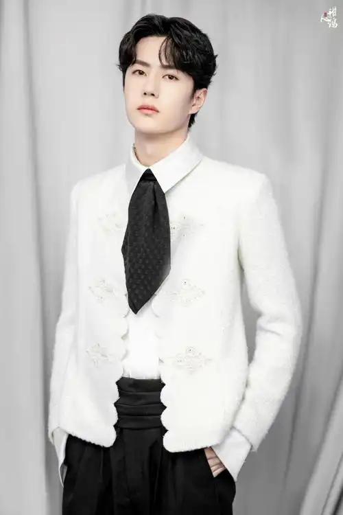 王一博小王子造型##王一博白色宫廷风造型