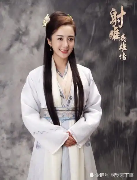 还记得被叶璇的狗咬毁容的李依晓吗?多次整容,如今美到认不出