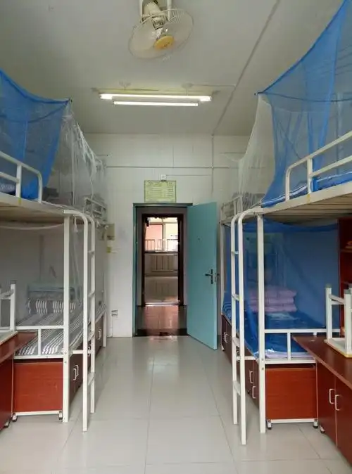 民大附中举行宿舍男女生互相观摩互访活动