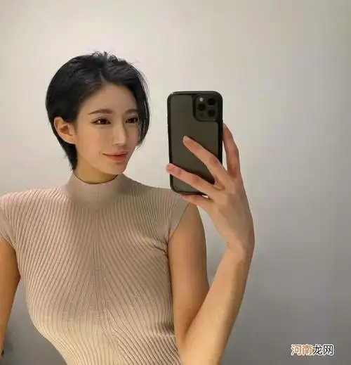 女生帅气短发发型 女生帅气短发发型图片