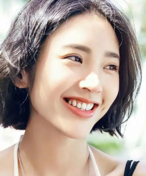 同样剪短发,为何有人显年轻,有人显老?原因两个