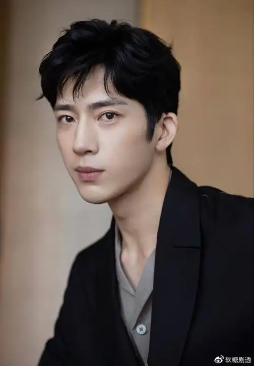 井柏然接下来还有三部待播作品,而且这三部待播作品都已经是爆款预定