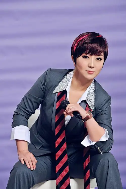 p>格格,原名蒙克其其格,8月1日出生于内蒙古自治区赤峰市克什克腾旗