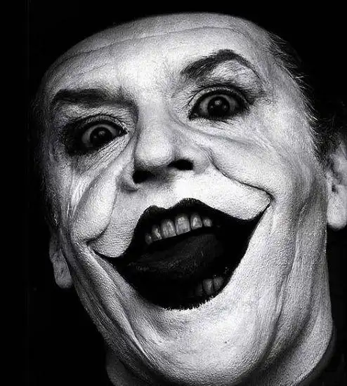 求几张小丑面具的头像. 要狞笑种的.诡异点的