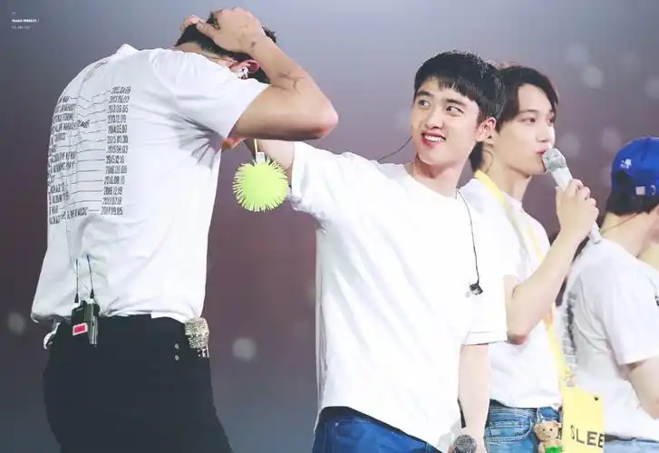 exo180811四巡澳门都暻秀朴灿烈白t玩球crpeachperfect12