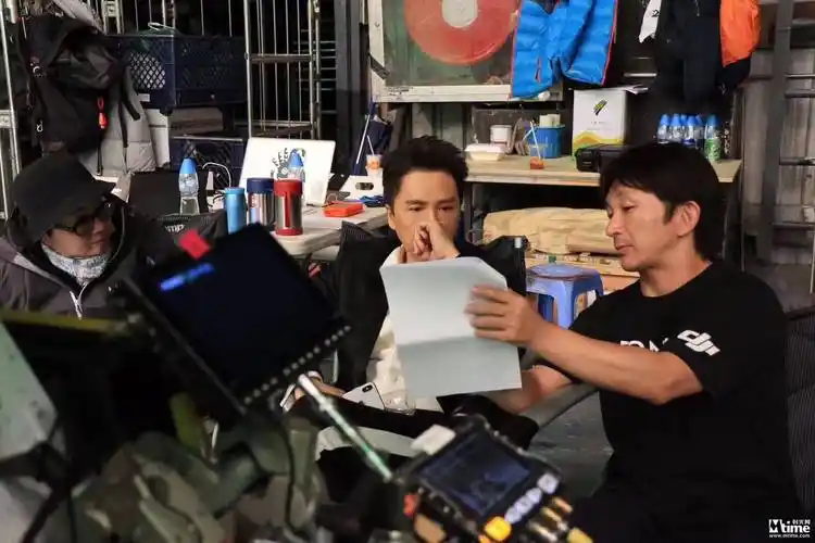 甄子丹率肥龙过江剧组转战日本