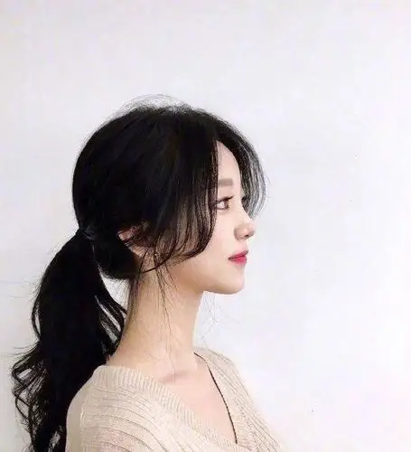 原创9款低马尾造型示范,教你做一个温柔甜美系女生