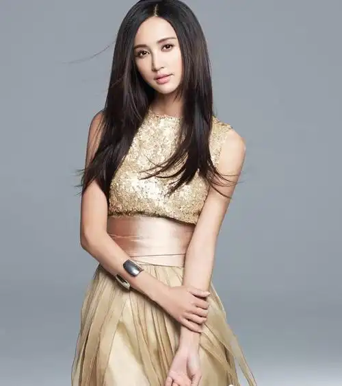 张歆艺短发照张歆艺写真图片