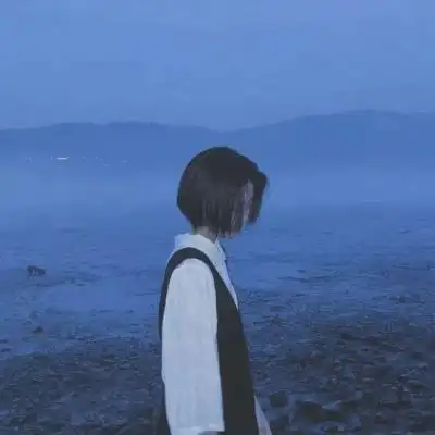 蓝色系伤感女生头像图片