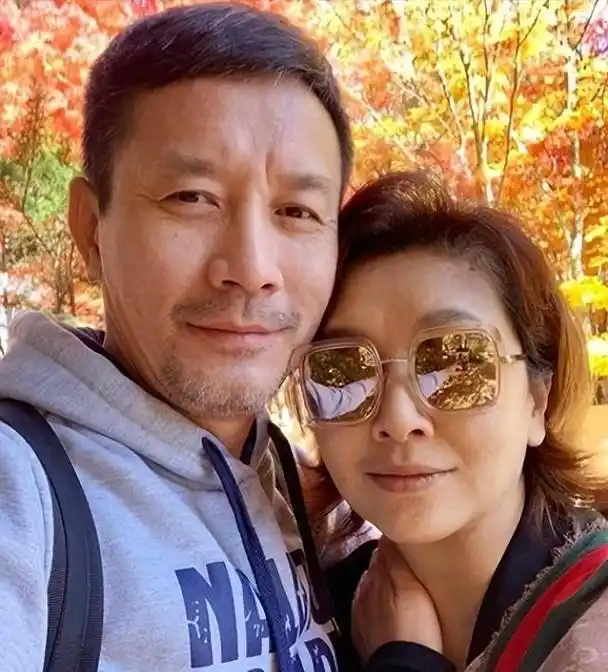 其貌不扬却能娶江珊为妻,已经54岁的田小洁到底有何魅力?