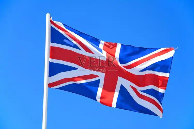 蓝天下的英国国旗.照片摄影图片