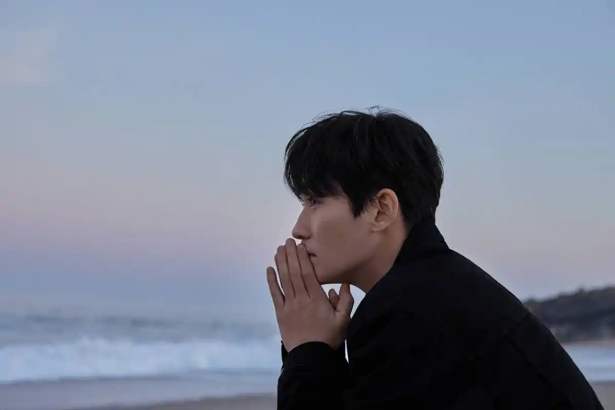 朱一龙,你的眼睛里充满了温柔的星河(壁纸大全)