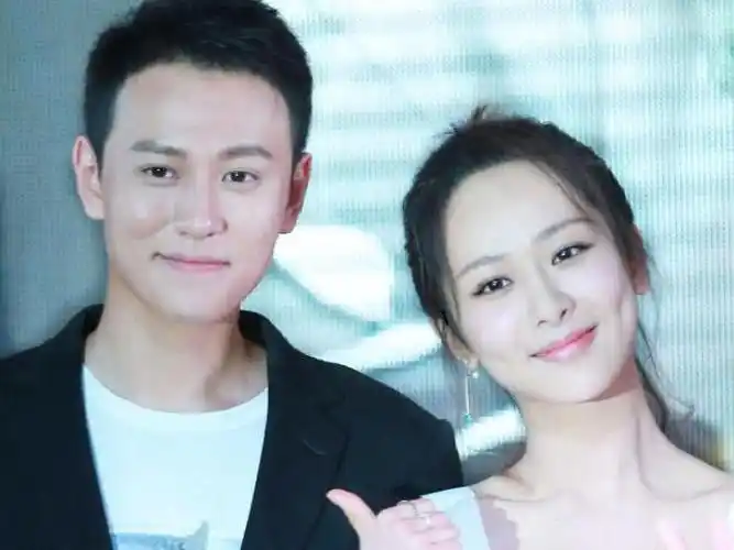 杨紫贺鹏为什么分手杨紫和贺鹏秦俊杰肖战张艺兴之间