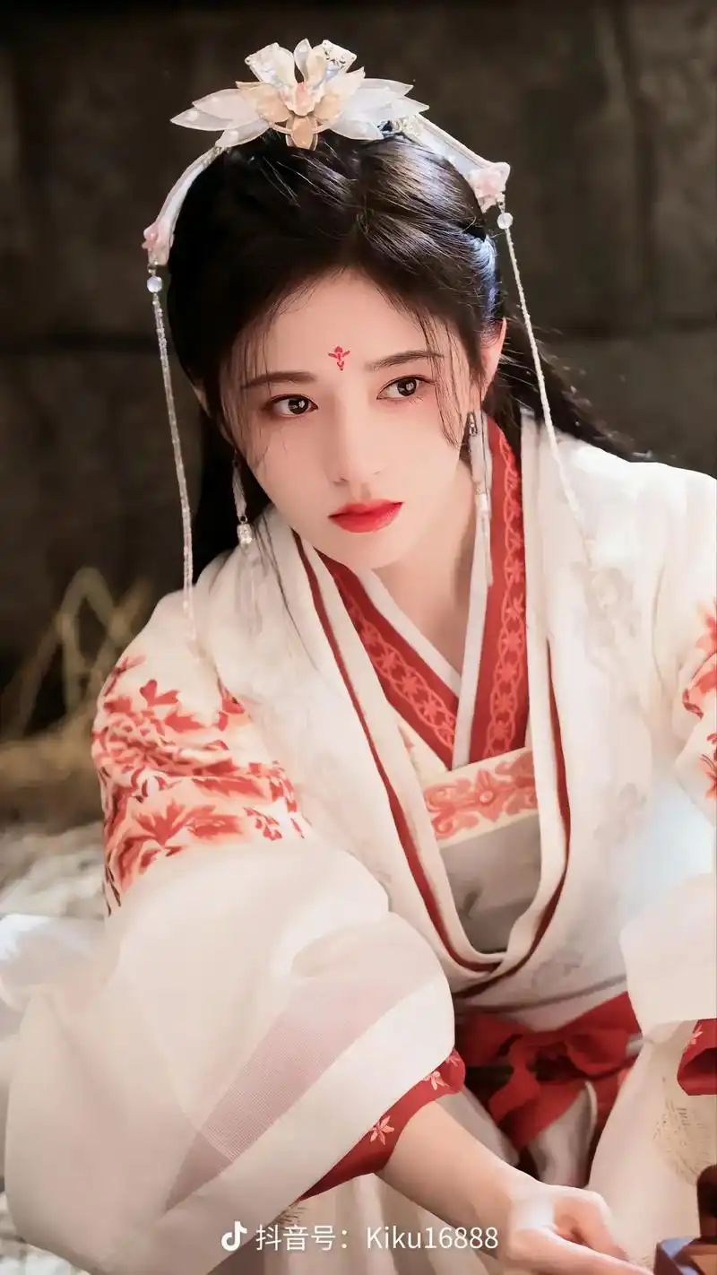 鞠婧祎 #如意芳霏 - 抖音