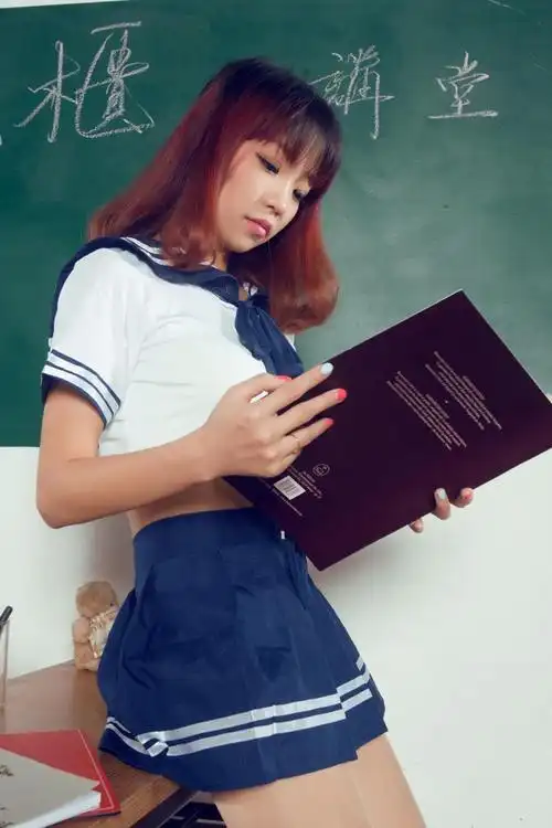 丽柜腿模liya学生制服丝袜美腿诱惑写真图片第二辑_校花美女_美桌网