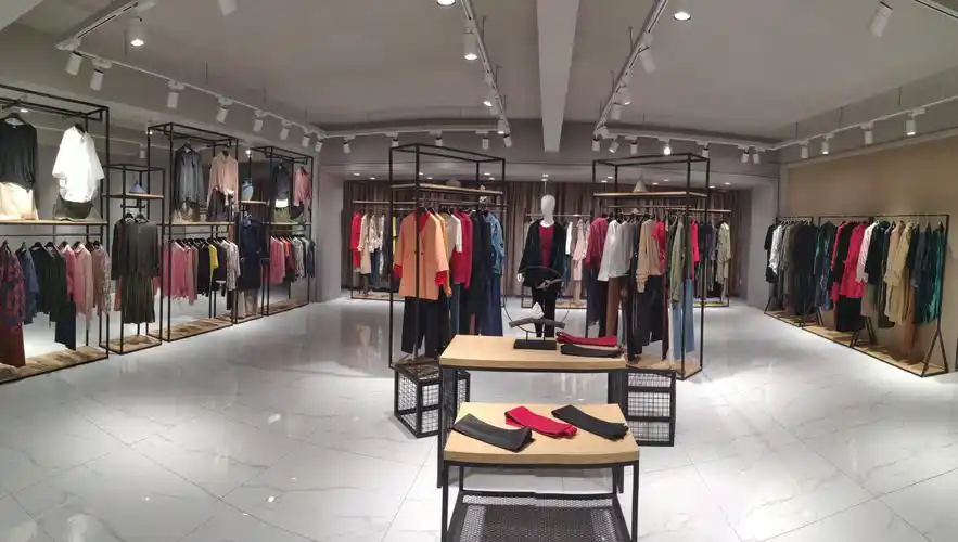 折扣女装店应该如果陈列比较容易吸引客户眼球