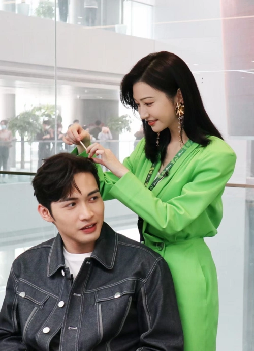 放肆藤你太甜了张彬彬景甜戏外也有cp感同框看着太养眼