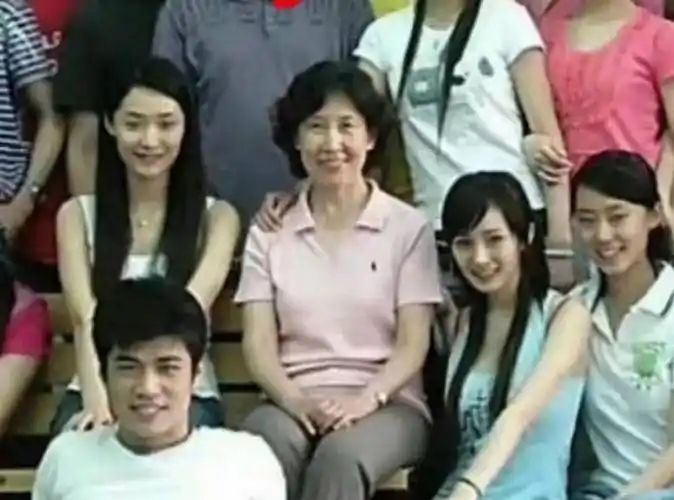 哇塞!杨幂和张小斐竟然是同班同学_照片_未来_作品