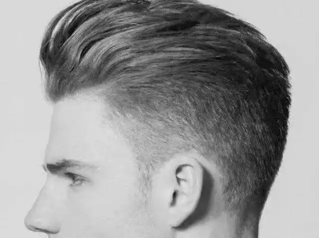 当男明星梳起大背头发型,千玺大佬颜值增加,王源的缺点暴露