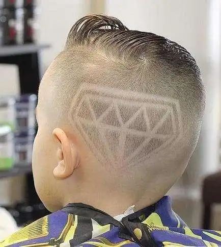 男孩发型闪电造型_发型图片