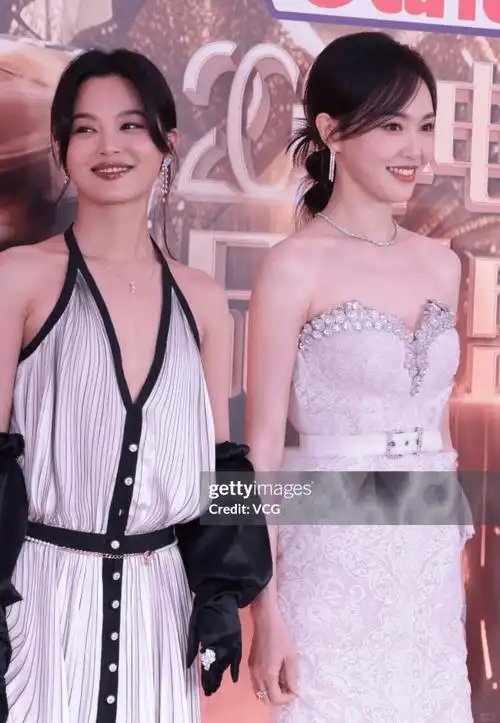 张雨绮撞脸李湘,唐嫣辛芷蕾比美,这俩好姐妹惊艳了_周迅_董洁_关晓彤