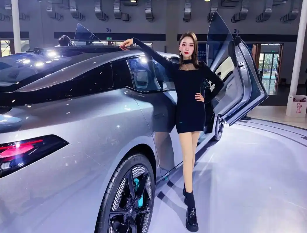 海口车展现场 年少有为就hyper gt.6-9号来过海口车 - 抖音