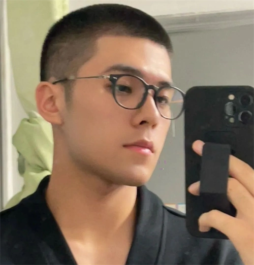 夏季经典帅哥发型 清爽圆寸酷炫吸睛_时尚男发 - 美发站