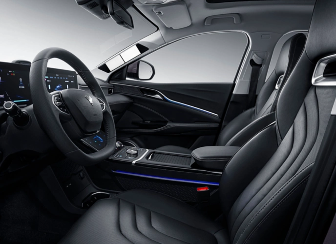 98万起售,2021款哪吒u pro内饰能得几分?-新浪汽车