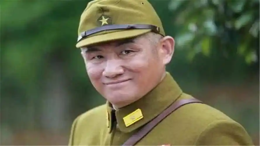 日本一个联队的兵力大致在3800人左右,所以作为联队长的大佐,最多可带