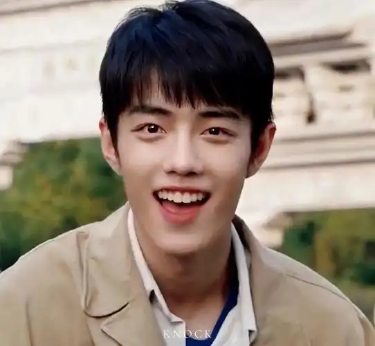 温暖的笑容～能治愈一切 #肖战 - 抖音