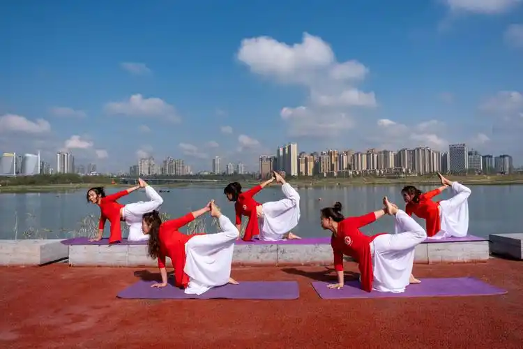 高户外舞韵瑜伽2020年第一课