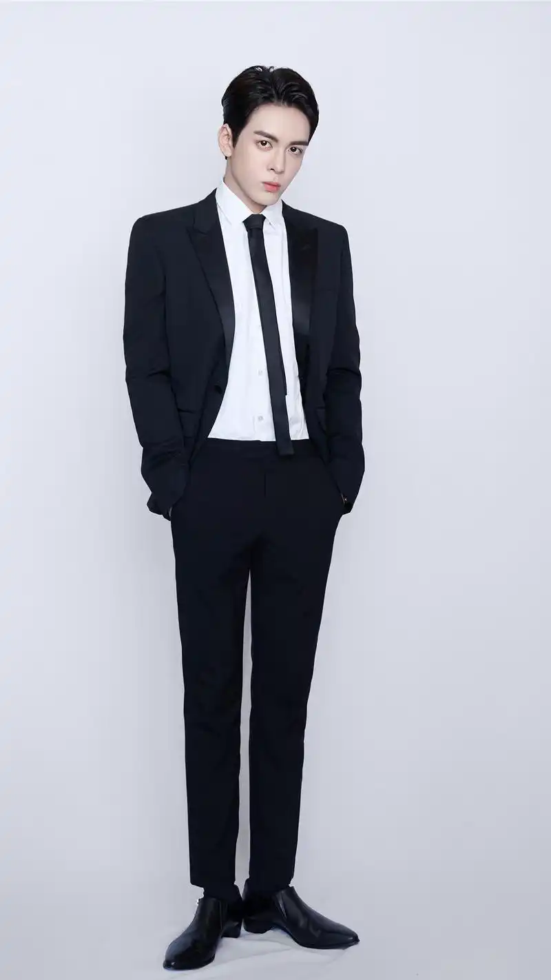 曾舜晞帅气写真手机壁纸