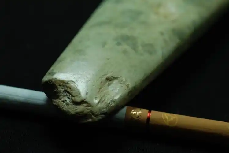 有点鸡骨白的玉斧 - 红山文化 论坛 - 红山文化,任南红山文化官网