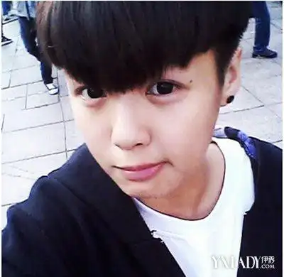 男生发型短发桃心刘海展现成熟个性魅力