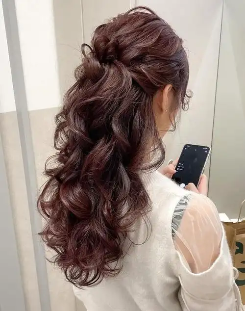 大卷发如何打理,如何使用卷发棒来打理大卷发型(试试这几种盘扎造型)