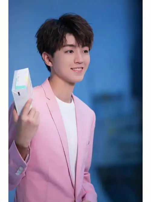 王俊凯青春无畏  #宝藏男孩王俊凯  #王俊凯 #王俊凯手机壁纸