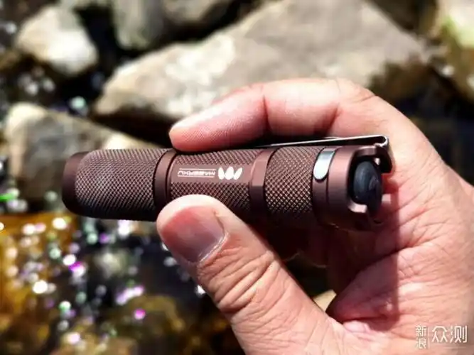 王叫兽测评—小而强大 迈尔讯ec11手电筒