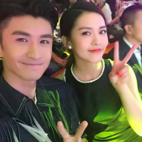 张云龙和王洋结婚照片张云龙有没有整容