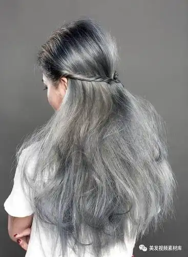 鸡年发型流行"奶奶灰"男女通吃