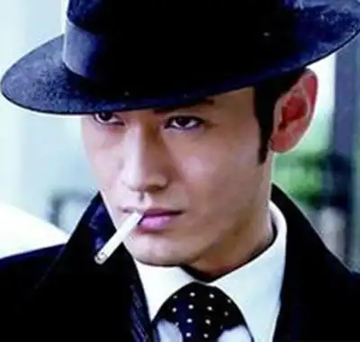 谁抽烟最霸气?看了最后一个,才恍然大悟!